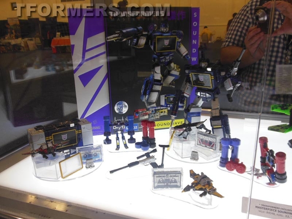 Transformers=botcon 2013 Generatations Prime Paltinum  (80 of 424)